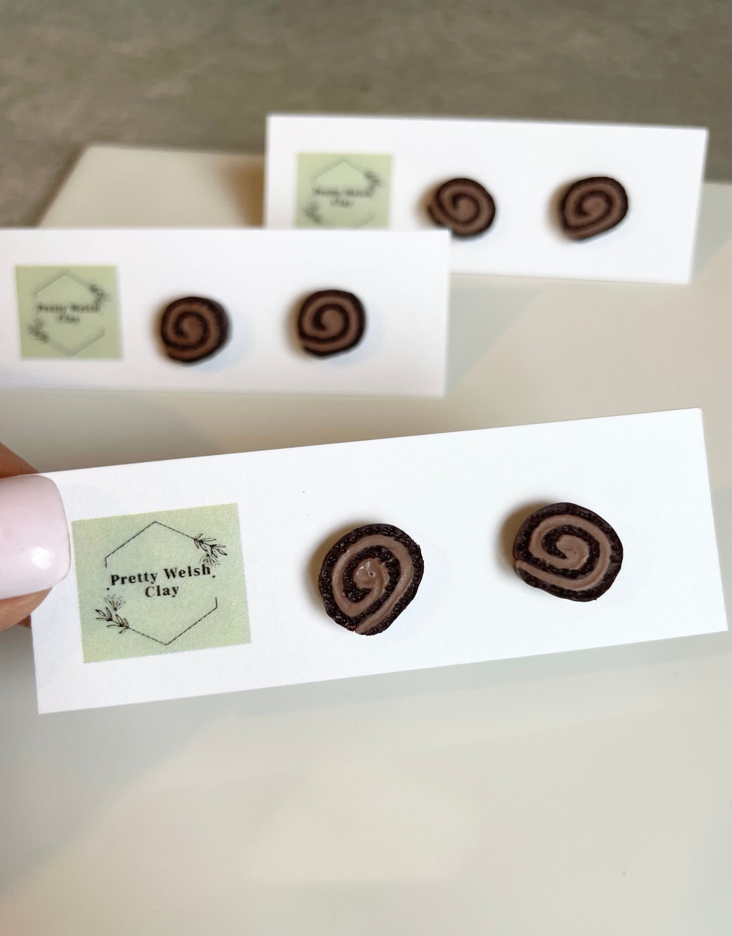 Chocolate Swiss roll stud
