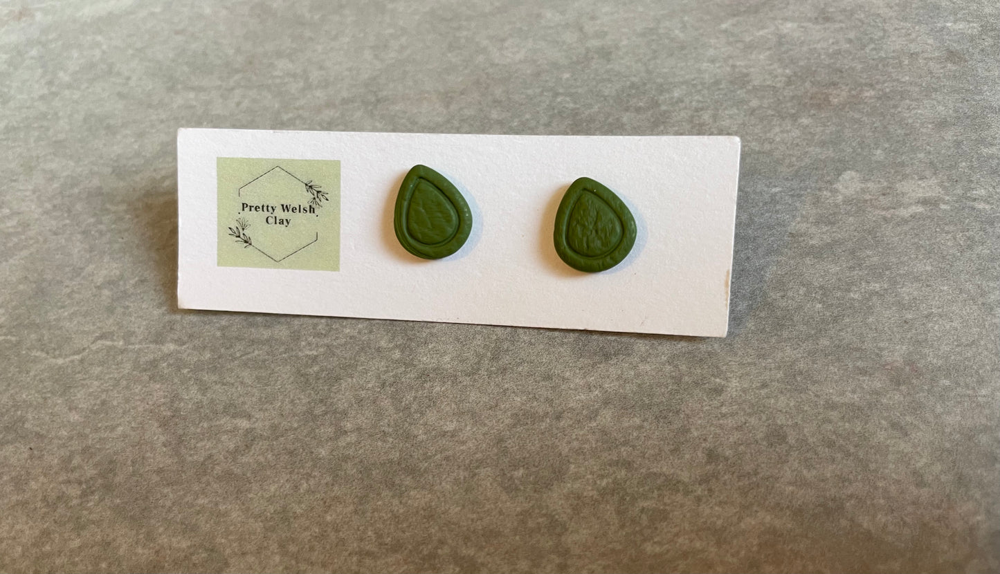 Green teardrop stud