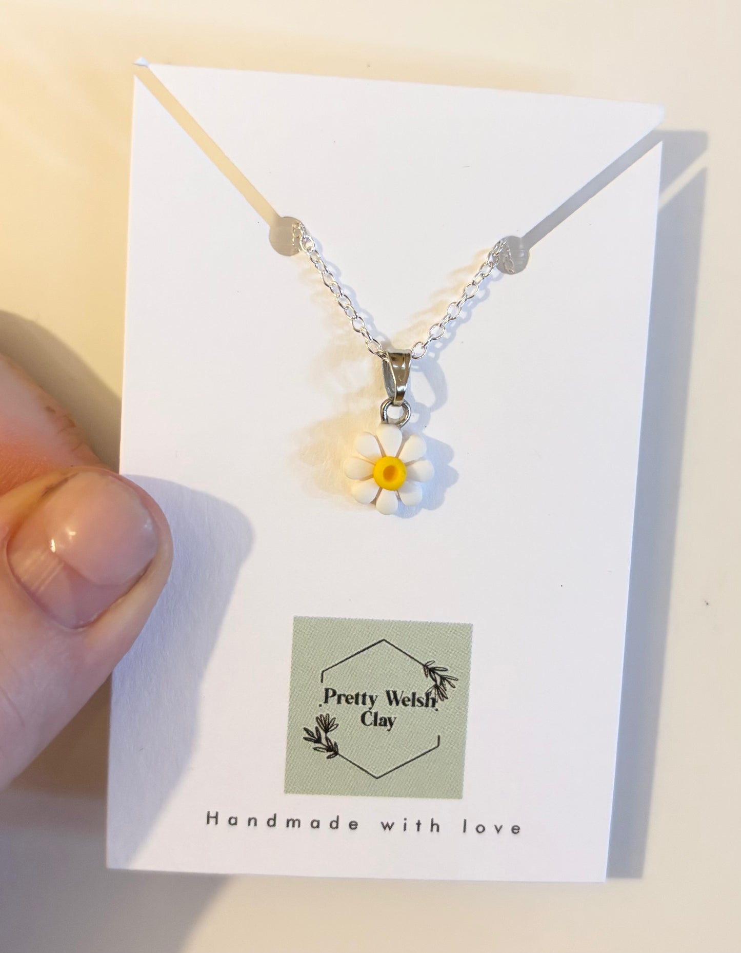 Small Daisy necklace