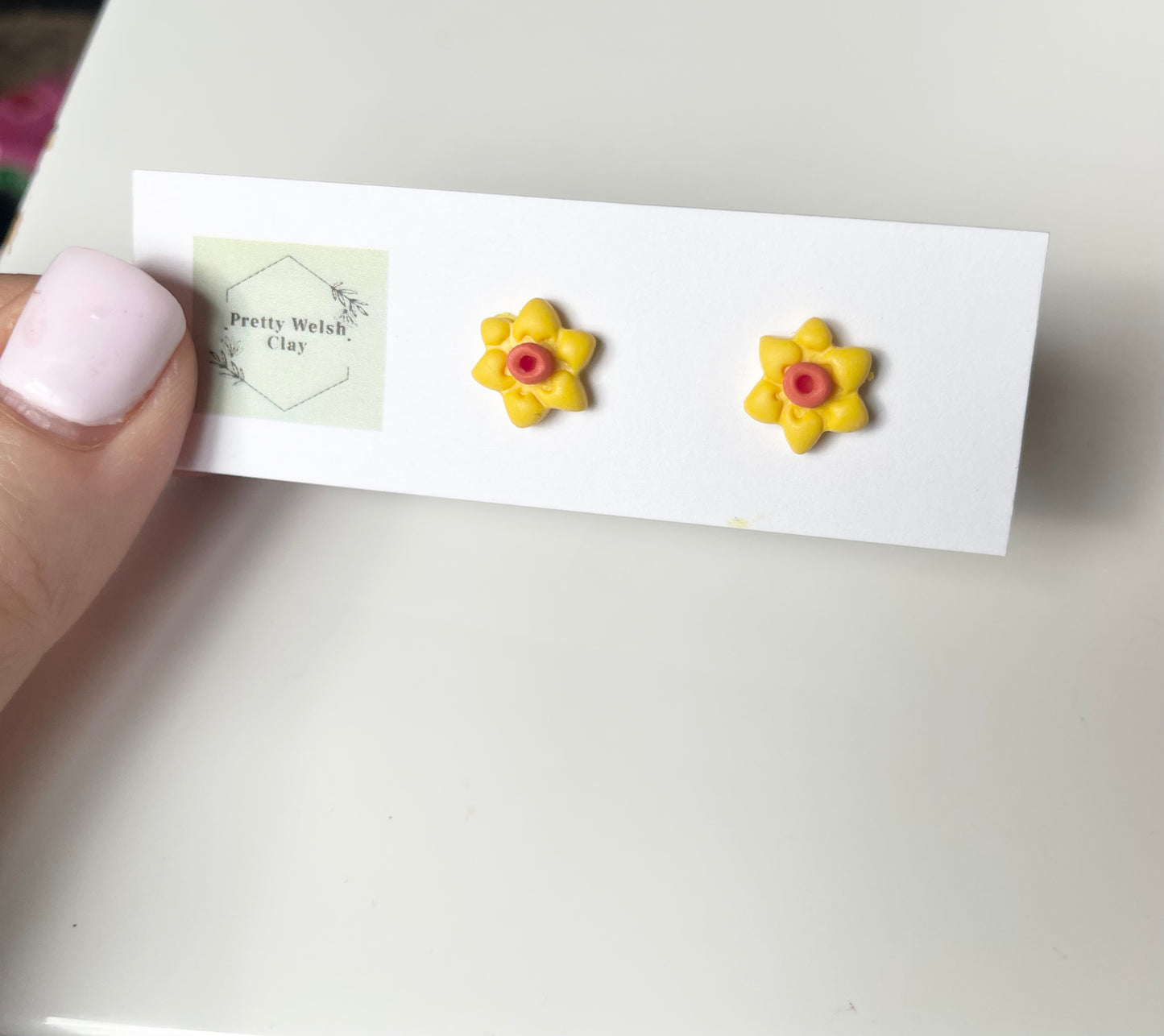 Daffodil studs