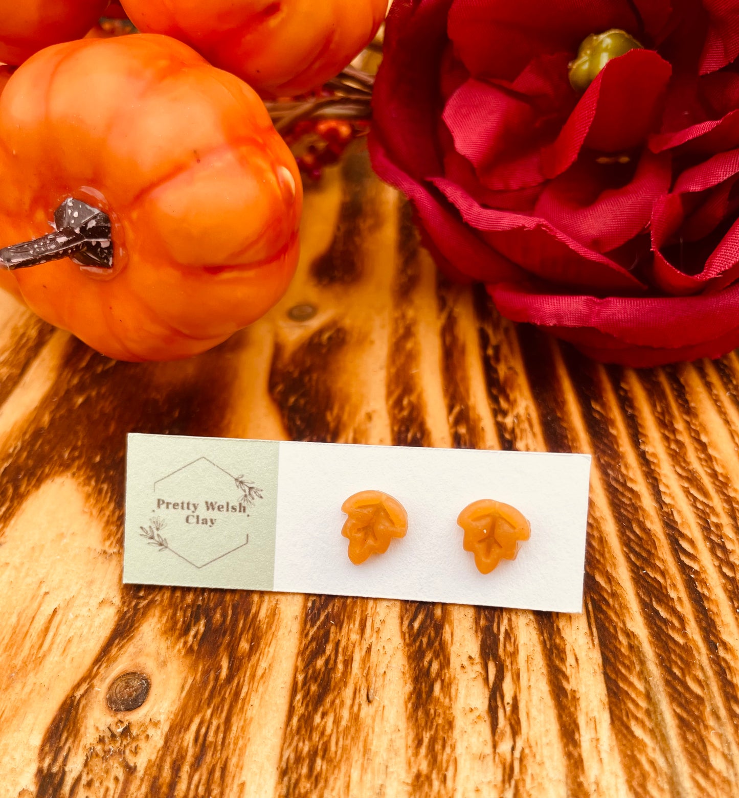 Small leaf studs