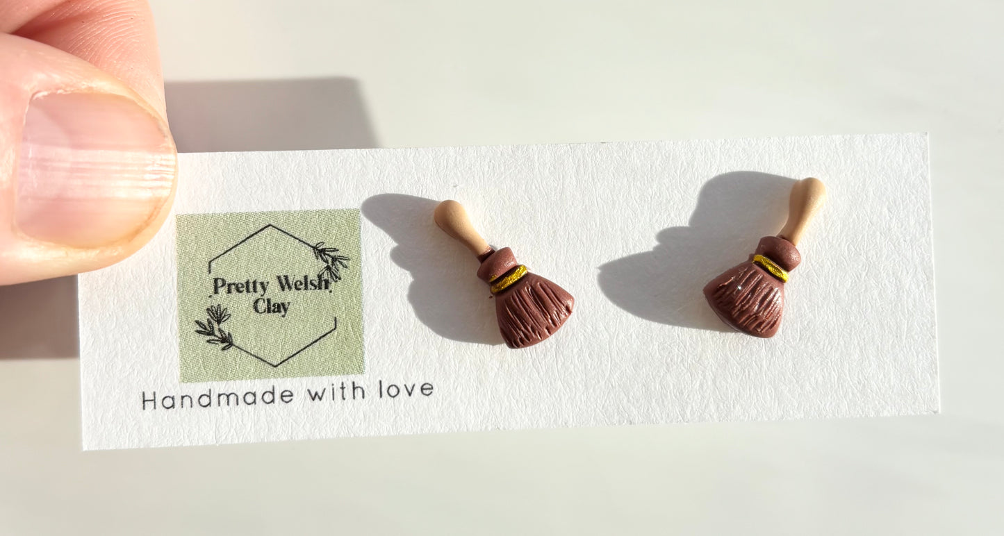 Broomstick studs