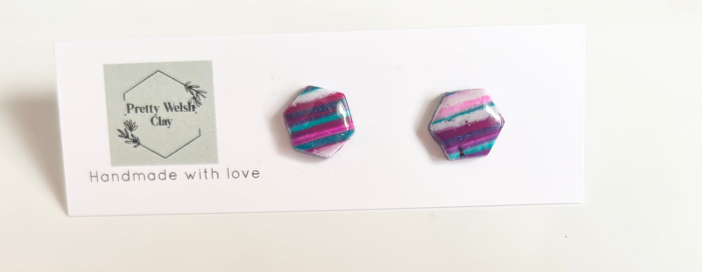 00’s Diva hexagon studs