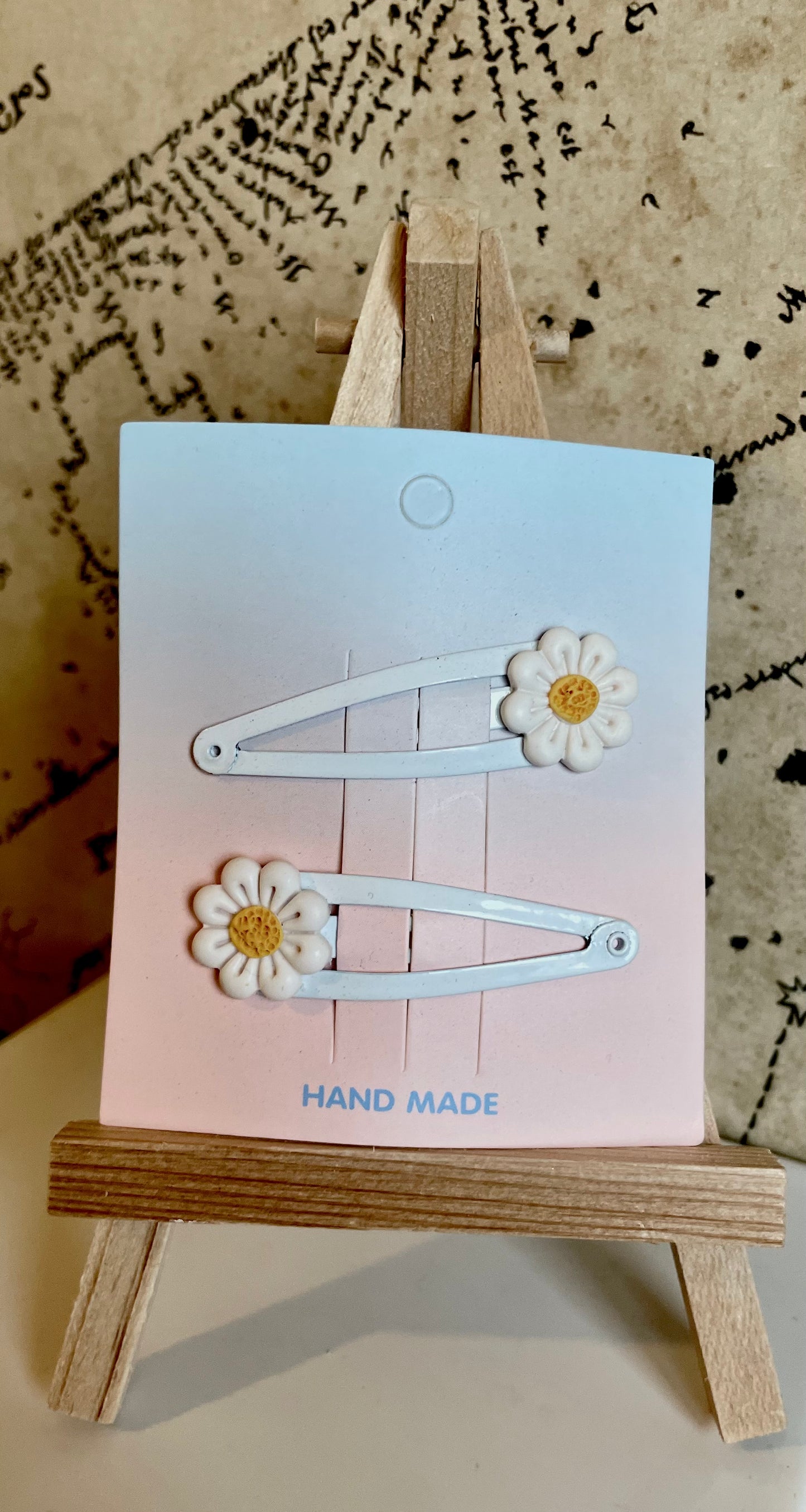 Daisy hair clips