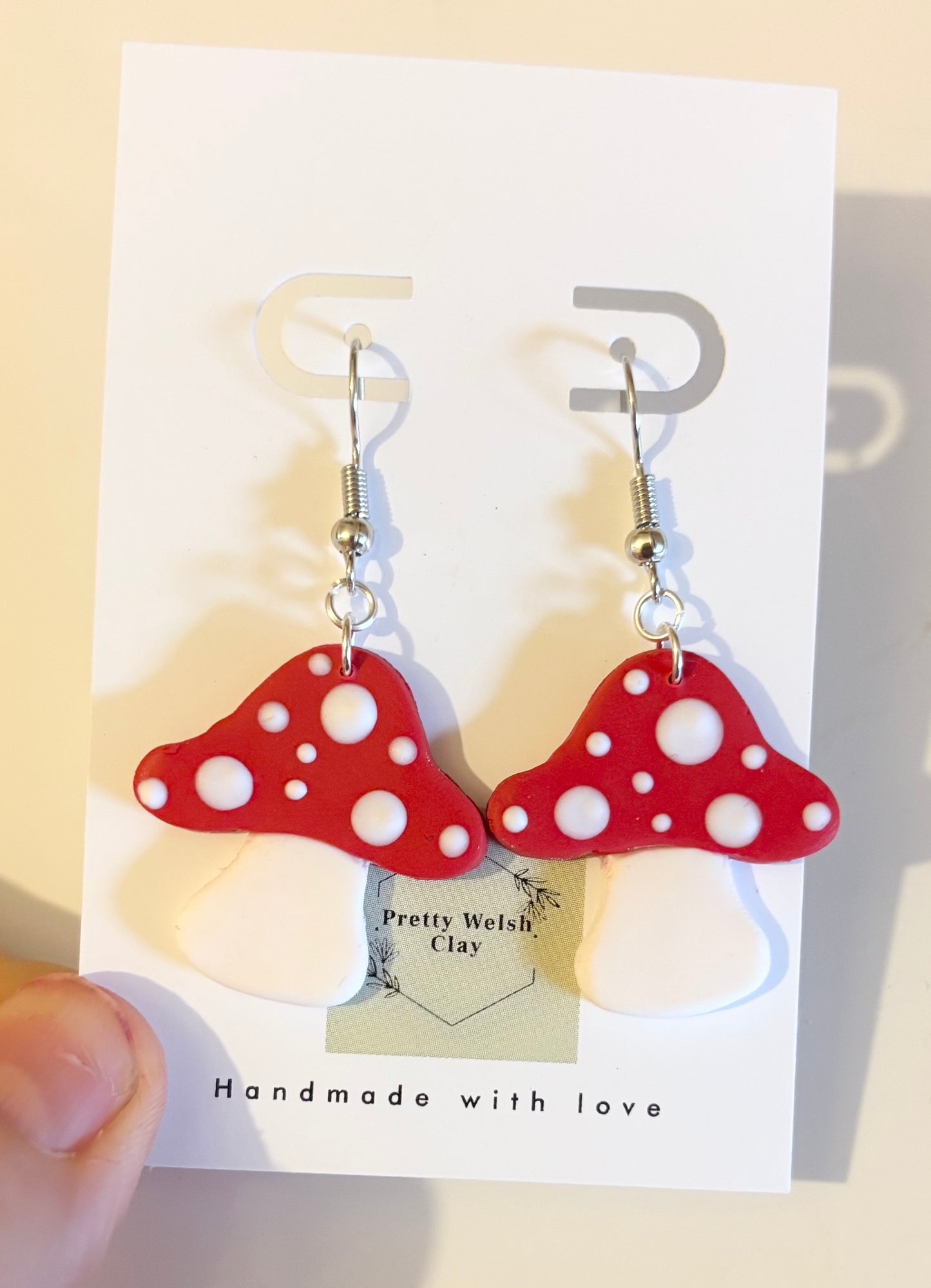 Toadstool dangle