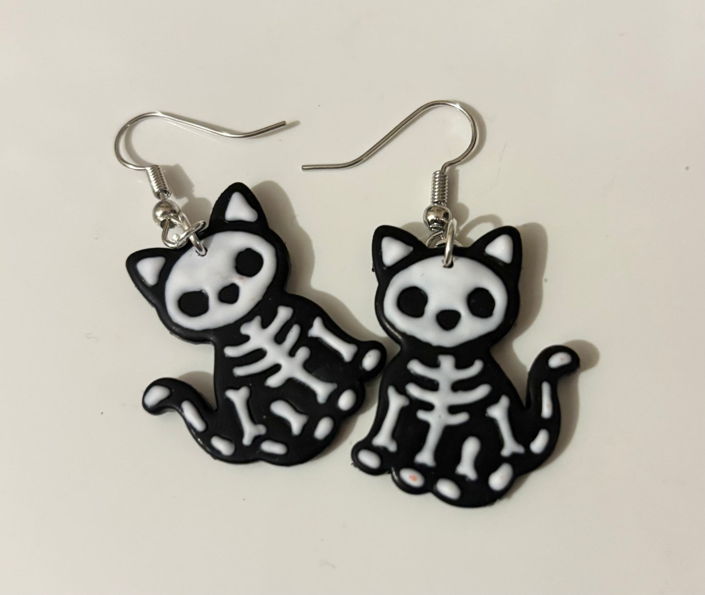 Skeleton cats