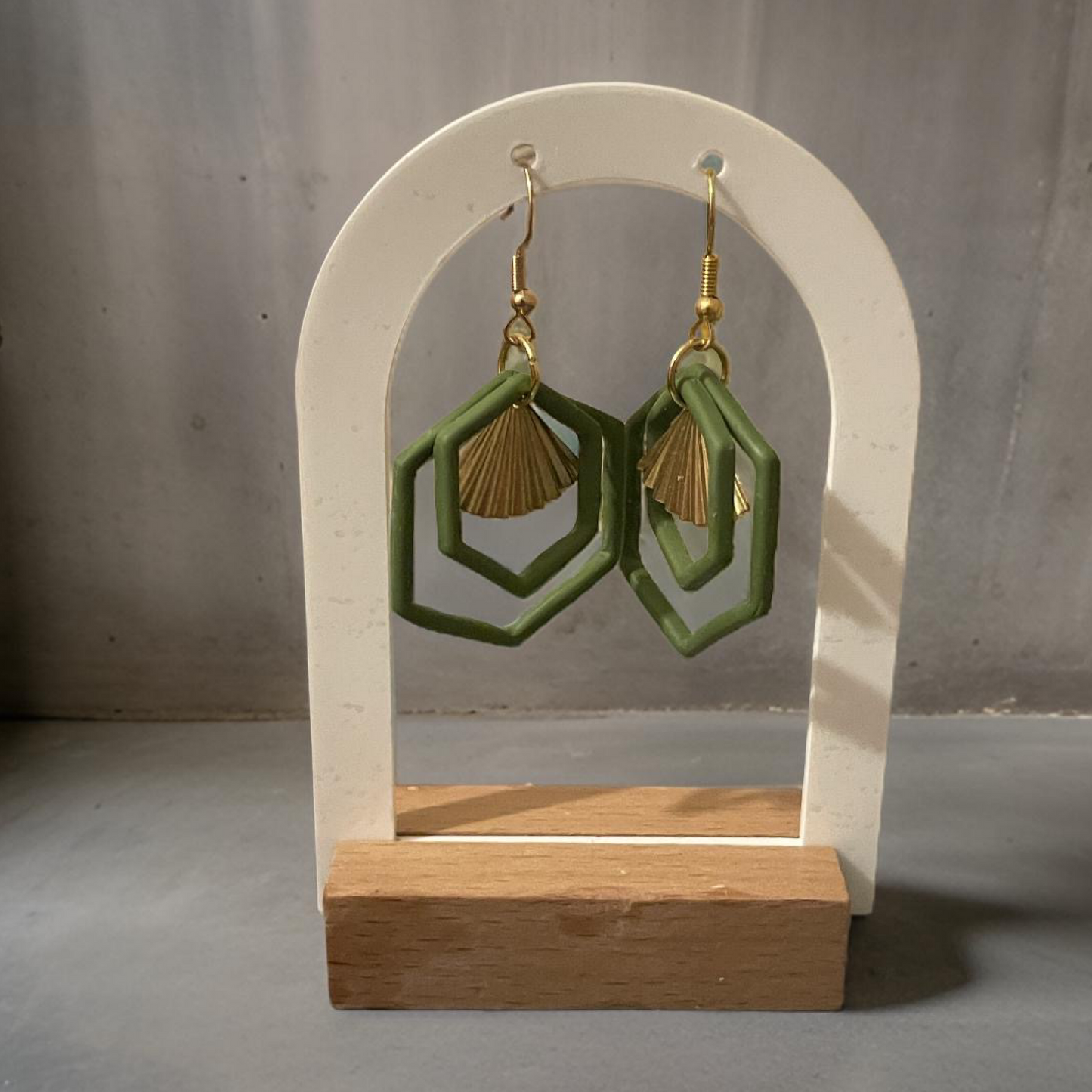 Green geometric dangles