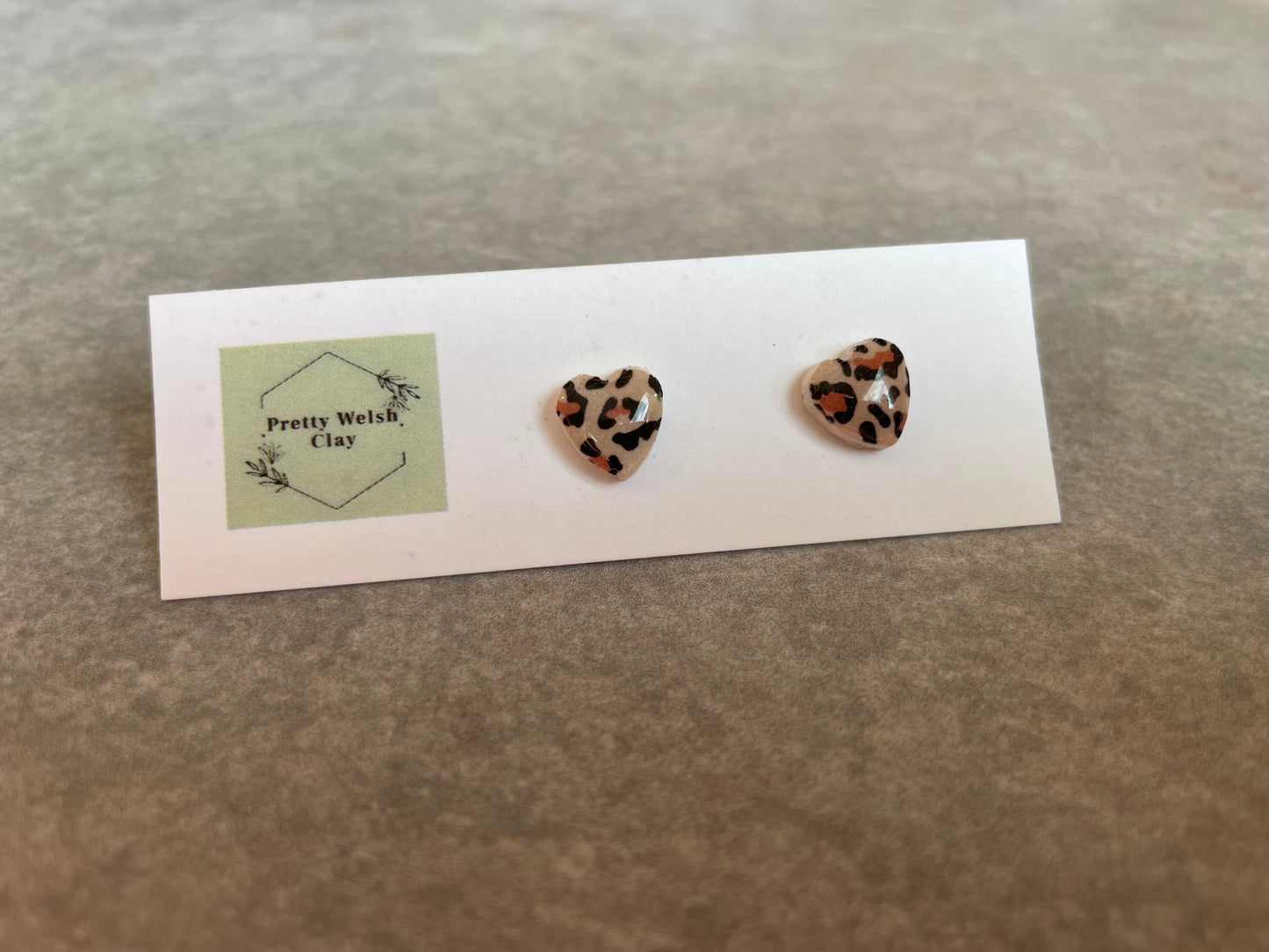 Mini leopard heart studs