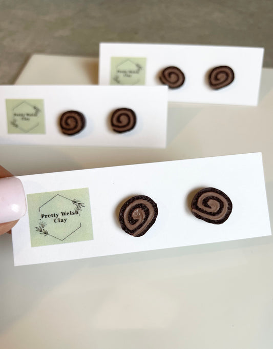 Chocolate Swiss roll stud