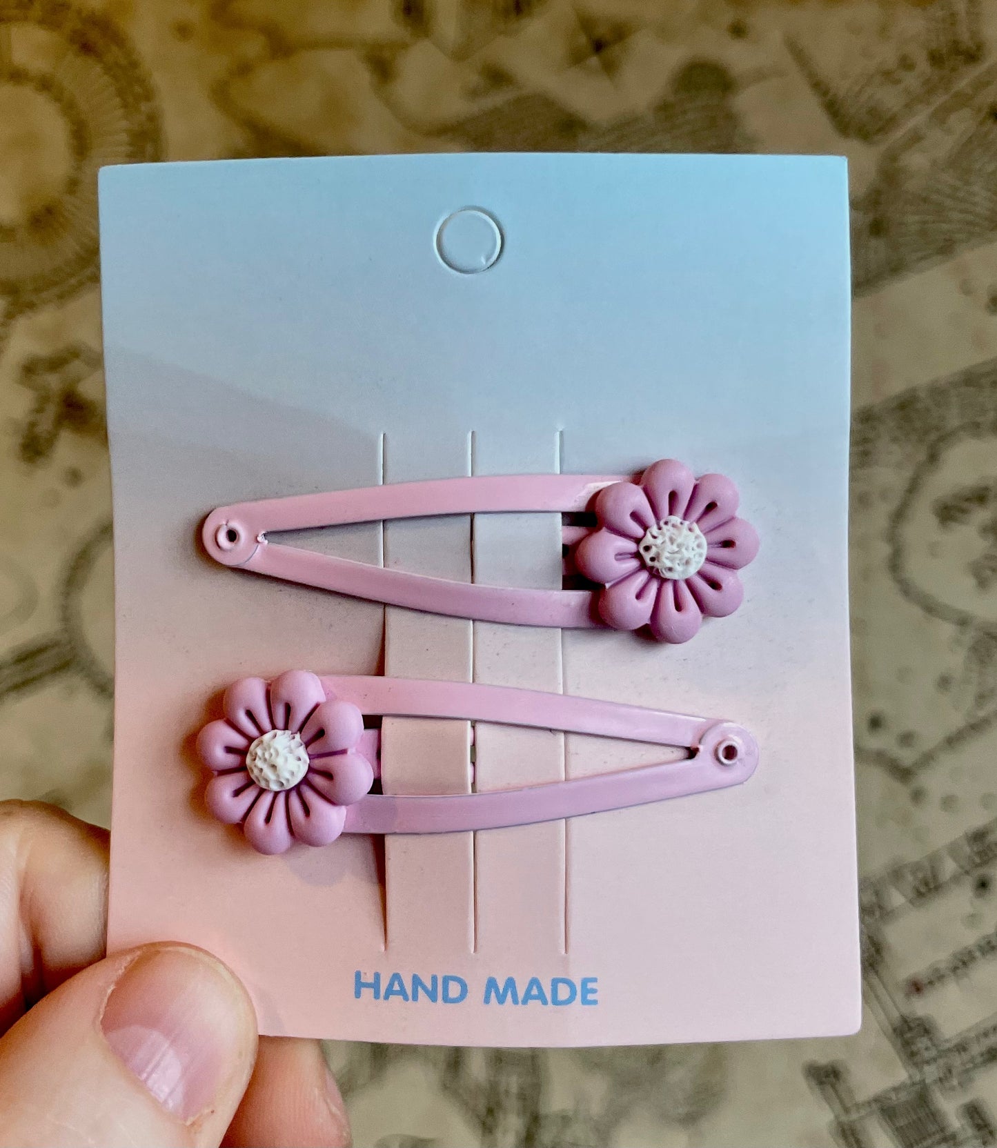 Pink daisy hair clips