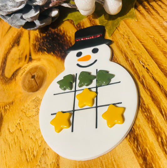 Noughts and crosses game