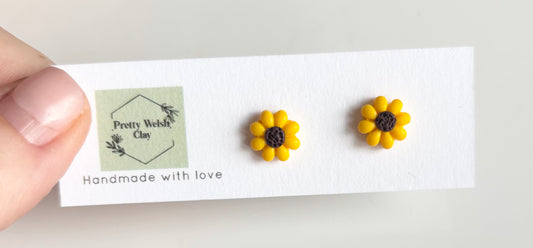 Mini sunflower studs