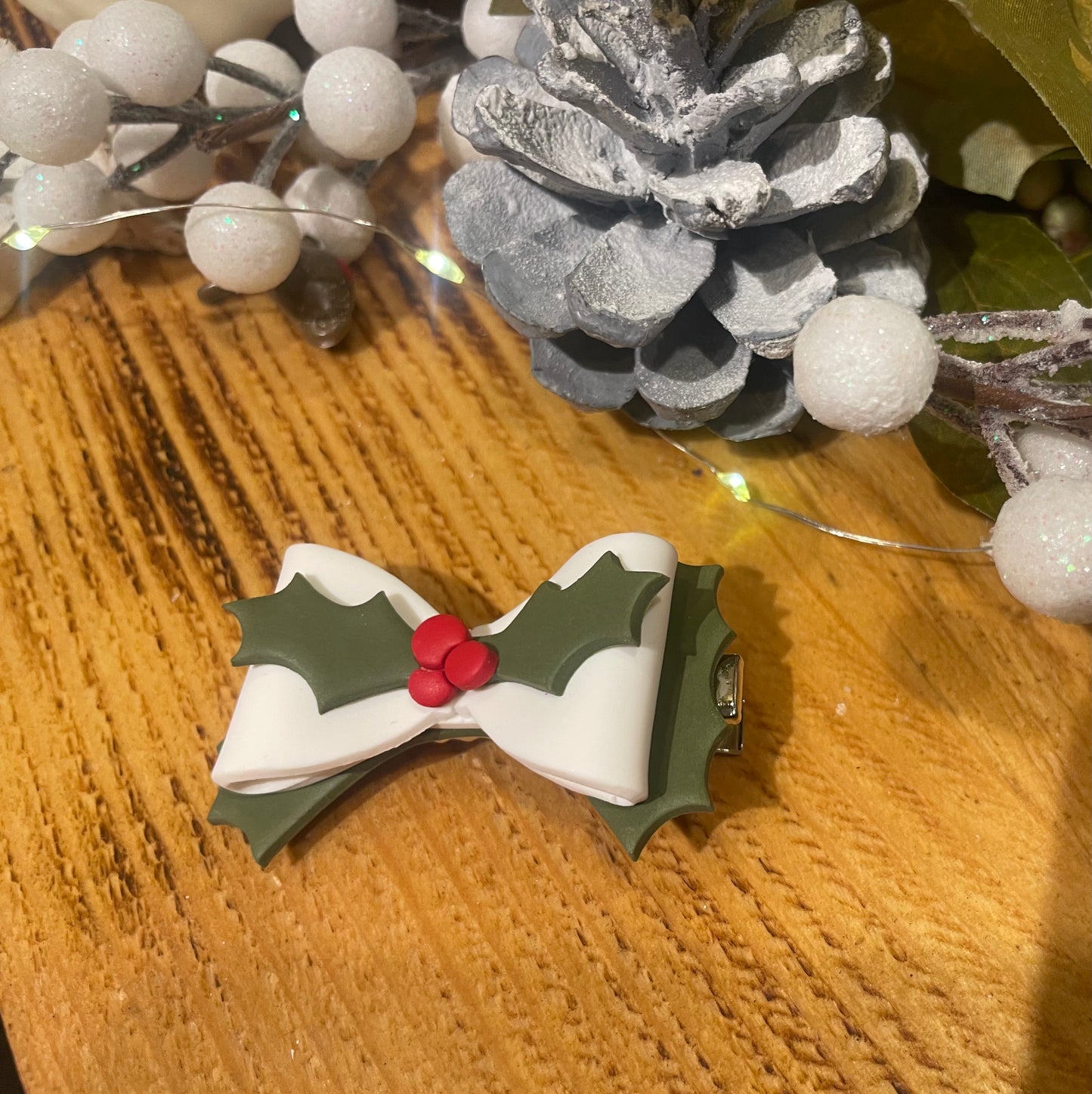 Holly hair clip
