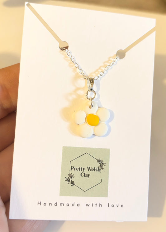 Daisy necklace