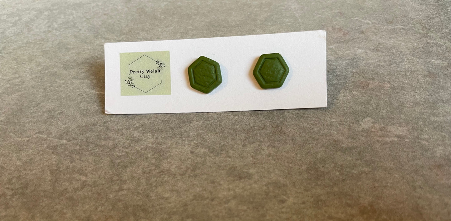 Green hexagon stud