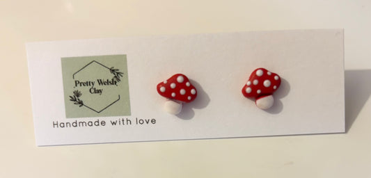 Toadstool studs