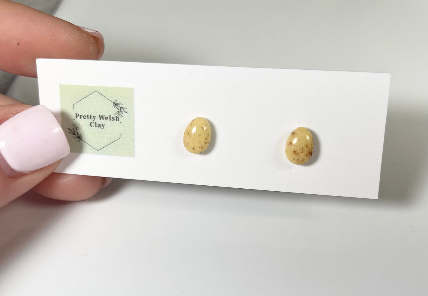 Mini egg studs