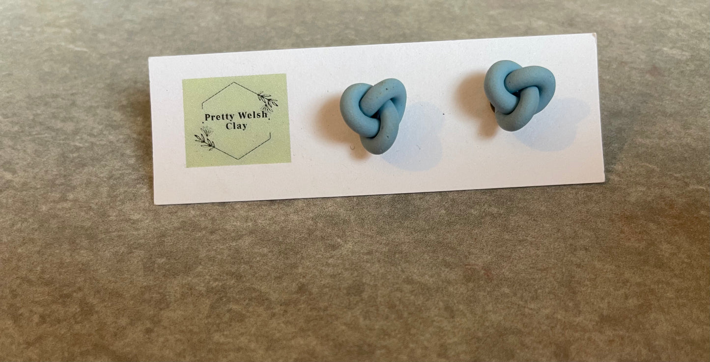 Knotted studs various colours