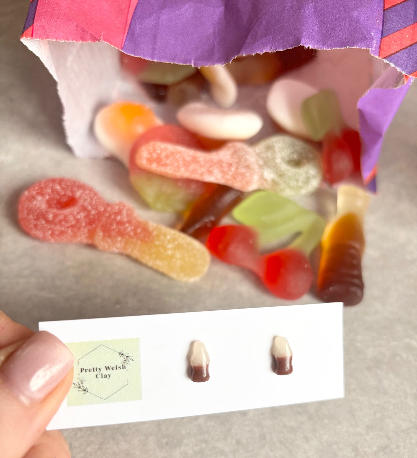 Cola bottle studs
