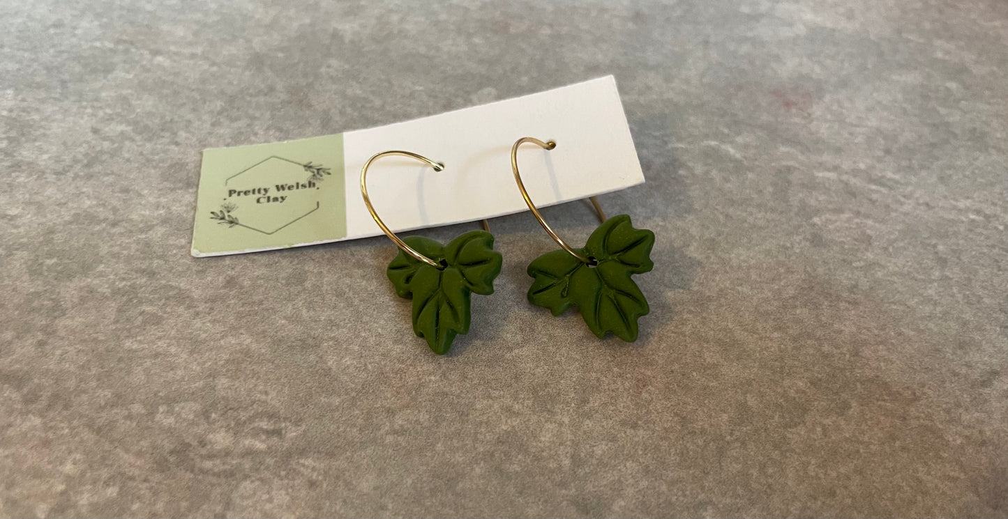 Green leaf dangle