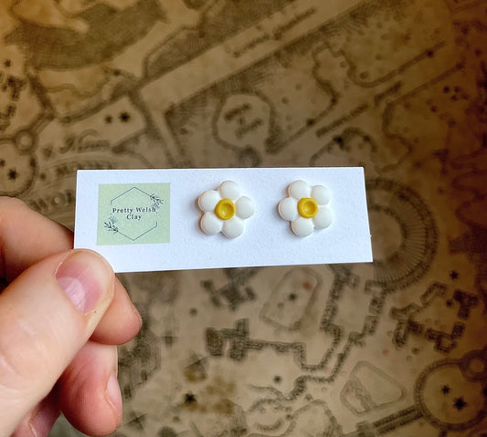 Daisy studs