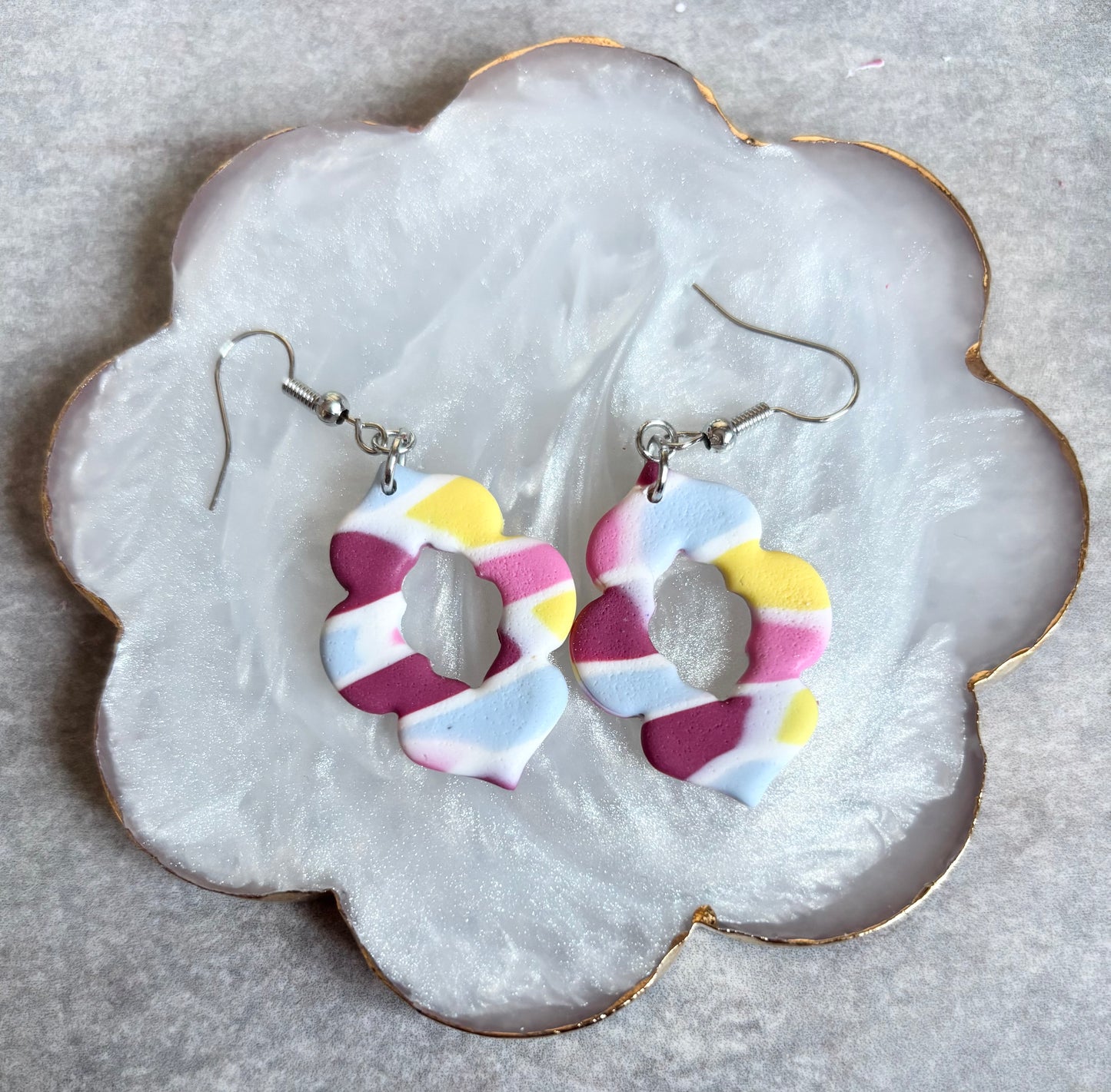 Mosaic dangle