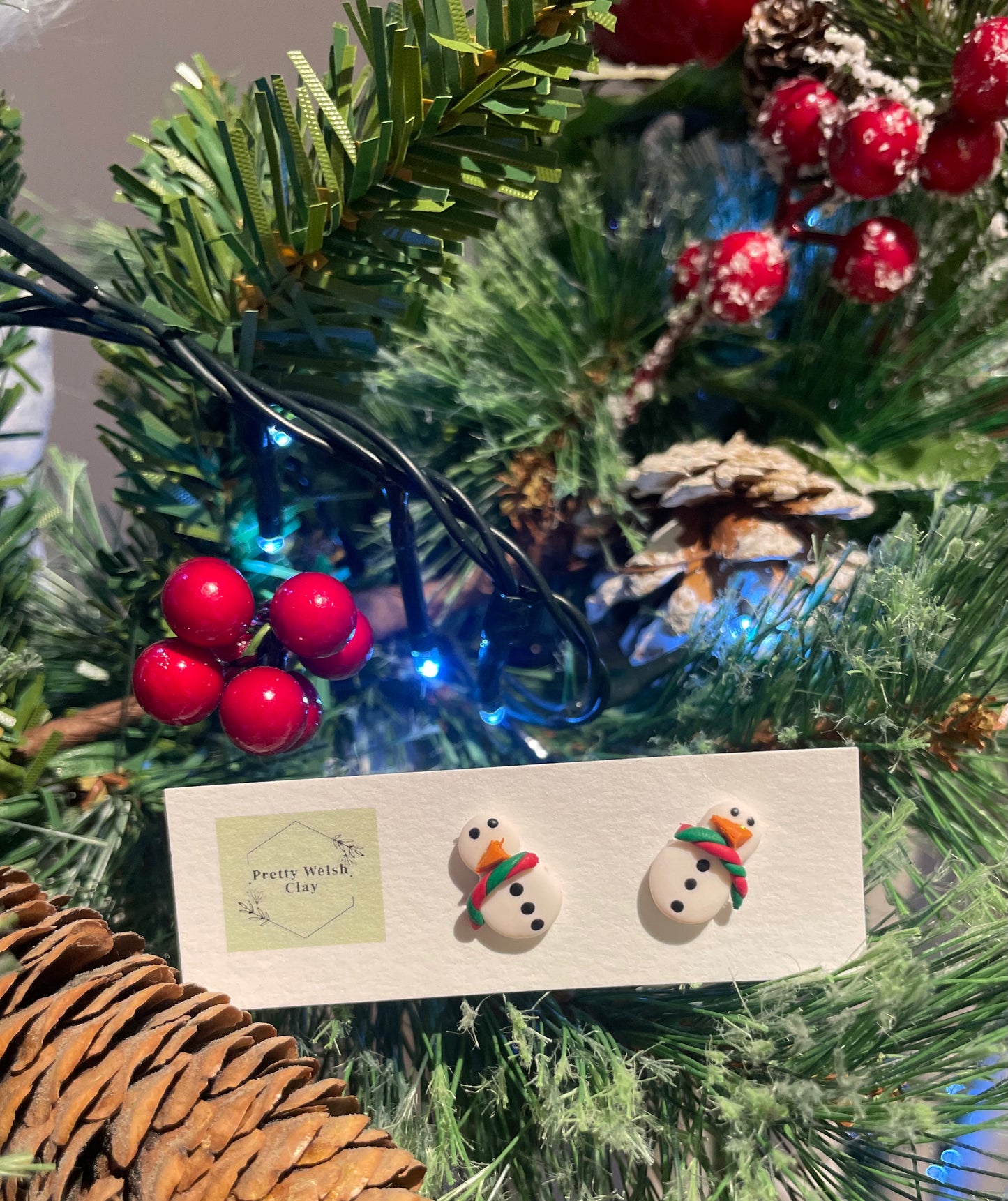 Small snowmen studs