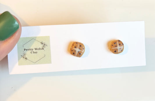 Hot cross bun stud
