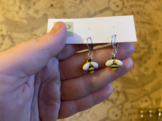 Dangle bees