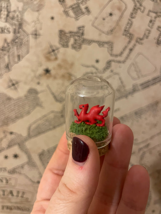 Welsh dragon jar